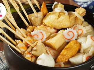 5、关东煮汤底轻松调,放入各类关东煮食材煮熟即可