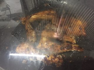 10、豉汁鱼腩,转中小火，再焖2分钟