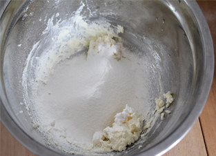 5、哄小朋友的最佳萌物——小鸡饼干,筛入低粉。