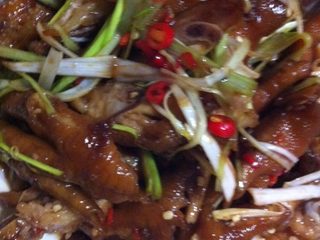 10、卤鸡爪,如图