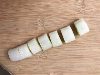 3、五香鹰嘴豆～健康满分的小零嘴,大䓤切小段