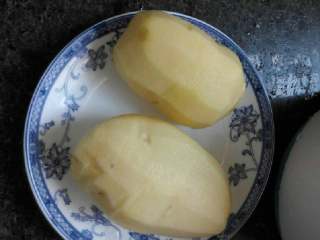 1、奶酪焗土豆,土豆去皮