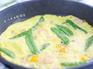 3、虾仁荷兰豆早餐饼,完成。
