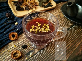 8、老北京酸梅汤,煮好的酸梅汤不要急着就把它放入冰箱里了。其实这样很不好，不但清香味儿减少了，在那里放时间久了还容易和别的食物串味。