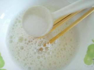 3、电饭锅蛋糕,为了突出甜,放一点点盐