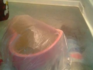 7、棉花天抹茶布丁,如图。入冰箱冷藏一两小时