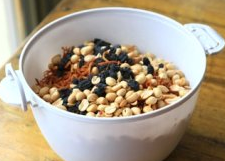 7、苕丝糖,花生仁、黑加仑干和红薯丝混合