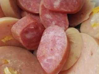 6、披萨,好多肉啊????