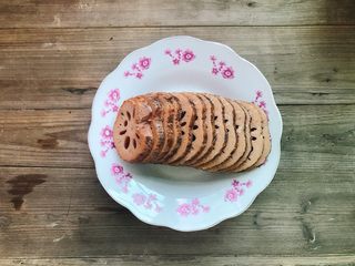 7、不一般的凉拌莲藕,装盘