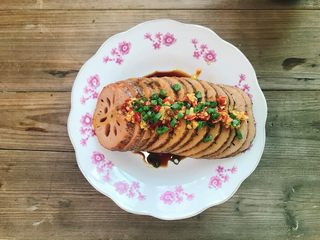 12、不一般的凉拌莲藕,撒上葱花