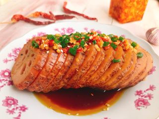 15、不一般的凉拌莲藕,吃的时候，蘸着酱汁～又流口水了