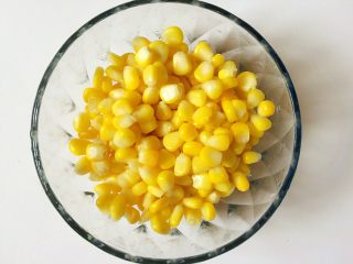 2、玉米烙,沥干水份