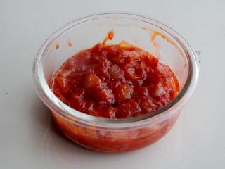 17、熏肠披萨,炒至浓稠状态出锅放凉备用