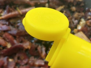 16、飘香蒜苗炒腊兔腿,放生抽。