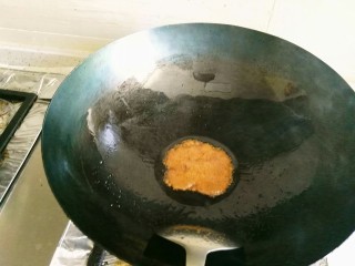 15、一排两吃(糖醋排骨、冬瓜排骨汤),哦!????已经起泡泡啦,这个时候糖色也已经炒好啦