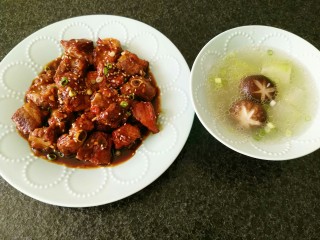 22、一排两吃(糖醋排骨、冬瓜排骨汤),来张着合影。