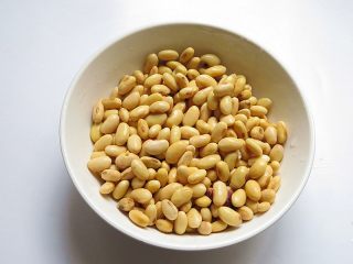 2、羊肉泡馓子,黄豆提前泡发好