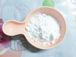 12、香橙草莓奶油松饼,准备好40g糖粉!打发蛋清用!