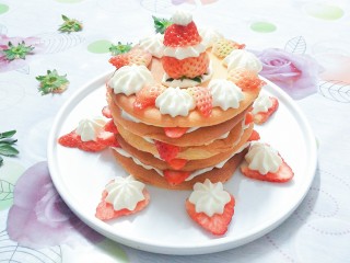 28、香橙草莓奶油松饼,看着这造型,都不知道怎么下口了!