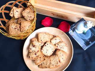 20、蔓越梅曲奇饼干,一道美味的点心蔓越梅饼干就完成了。