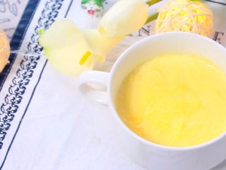 8、无奶油低糖宝宝冰淇淋,取出来开动！