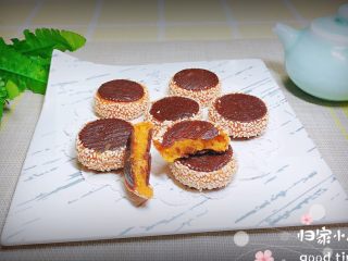 20、南瓜糯米夹心饼,外酥里软，香酥美味的南瓜糯米夹心饼就上桌了！