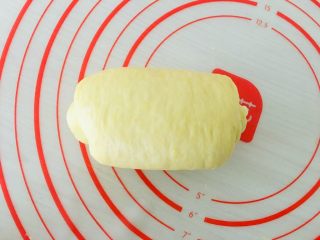 13、南瓜吐司,收口朝下。