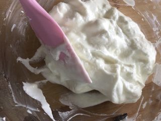 13、宝宝版酸奶溶豆,完成蛋白糊