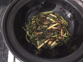 20、早餐自制手擀葱油捞面,熬至葱变黑硬就可以了～