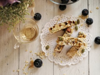 11、果仁燕麦能量棒,早餐或下午茶来一根，满满的能量哦。