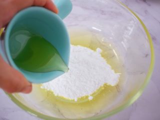 5、原味费南雪,加入蜂蜜