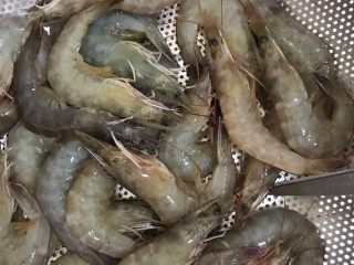 1、虾肉丸子,500g活虾