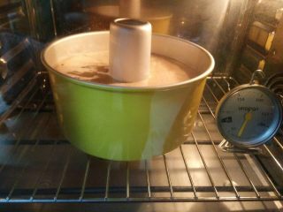 16、枣泥戚风蛋糕,烤箱预热，160度50分钟左右