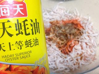 10、根本停不下来的★香辣烤鸡丝,耗油，2勺，10ml左右