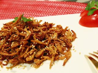 18、根本停不下来的★香辣烤鸡丝,有嚼劲，有韧性，香酥可口，根本停不下来的节奏！吃饭吃吃，看电视吃吃，旅游吃吃，下午茶吃吃，宵夜吃吃。想象一下，如果你把它打成很漂亮的包装，送给你喜欢的人或者闺蜜，或者聚会时候露一手，该是多么嘚瑟走心，呵呵。