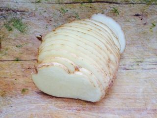 4、西红柿炒土豆,土豆切片