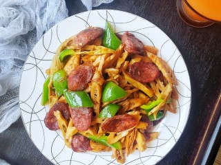 10、家常菜～笋干炒腊肠,一口气吃两碗米，此时不要考虑减肥的事情，哈哈????