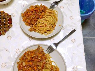 13、番茄肉末意面,好我这个是三人份量哦。