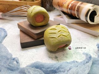 18、抹茶热狗肠面包,成品图