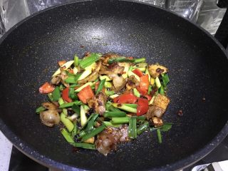 17、豆豉回锅肉,翻炒均匀至配菜断生即可出锅