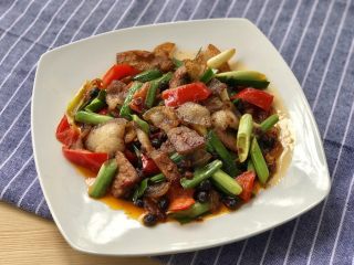 18、豆豉回锅肉,装盘整理拍照