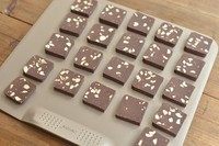 12、碳烧腰果巧克力饼干,排入平烤盘