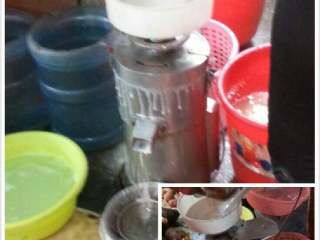 2、自制豆腐花,妈妈打桨的过程！