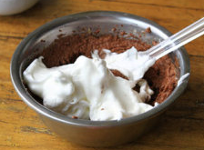 9、榛果巧克力蛋糕,加入打发的蛋清