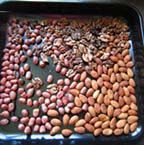 6、京式提浆五仁月饼,花生、杏仁、核桃烤熟