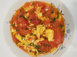 9、番茄鸡蛋,最后一步出锅，整个过程大约需要10分钟搞定！老少皆宜！