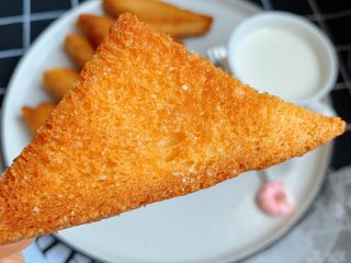 6、蜂蜜黄油吐司片,香气四溢的烤吐司，简单的美味