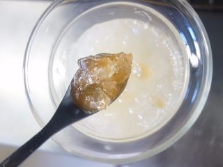 8、神秘梦幻的星空银耳做法居然这么简单！,	炖好后放入黄冰糖