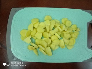 3、红枣姜膏,再切小块