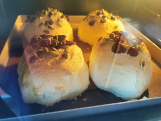 13、空气舒芙蕾~消耗蛋白的好方法,上下火150度开始烤制